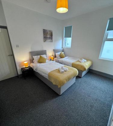 Stylish Retreat near Birkenhead & Liverpool Your Cozy Home Away From Home