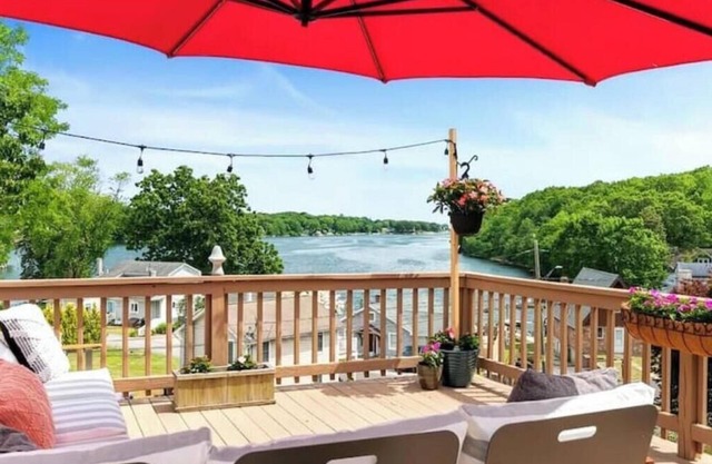 Stylish Retreat Waterviews