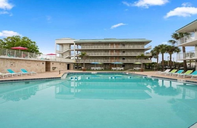 Stylish Room with 2 DBL Beds, Pool & Fitness Center