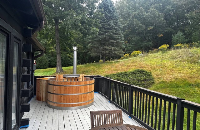 Stylish & Scenic Escape: Chef's Kitchen ~ Hot Tub