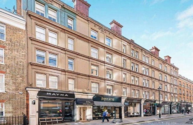 Stylish Serviced Flat in Prime Central Location