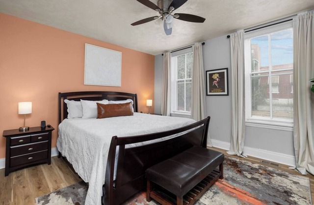 Stylish South City King 1BR Apt