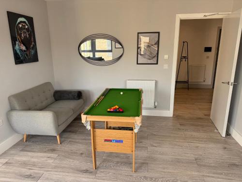 Stylish Spacious 5-Bed Duplex