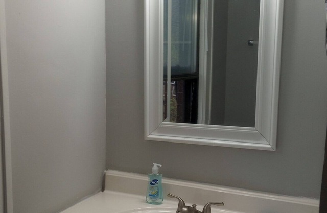 Stylish & Spacious Apartment close to Ohio University and Uptown Athens