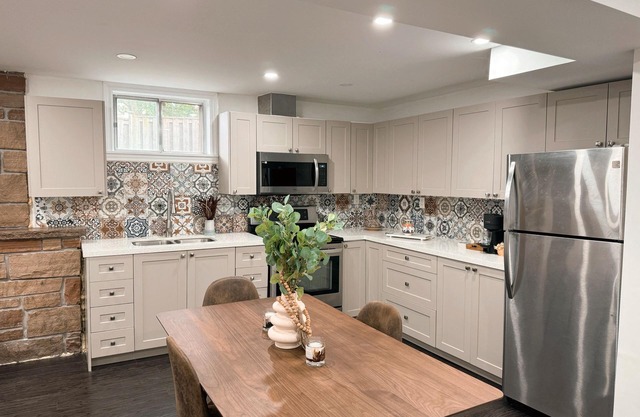 Stylish, Spacious & Clean Guest-home