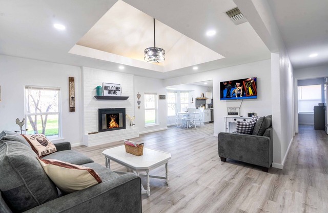 Stylish, Spacious Entire Hm 4/2 in nice Killeen neighborhood