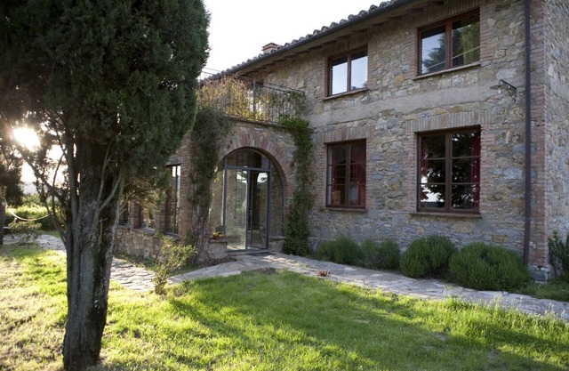 Stilvolles Natursteinhaus (200qm) in traumhafter Lage in den umbrischen Huegeln