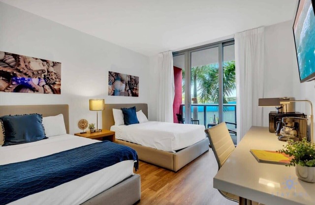 Stylish Studio Near Beach - Gym + Pool