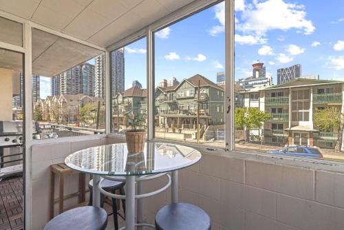 Stylish Suite at Stampede w Free Parking and AC