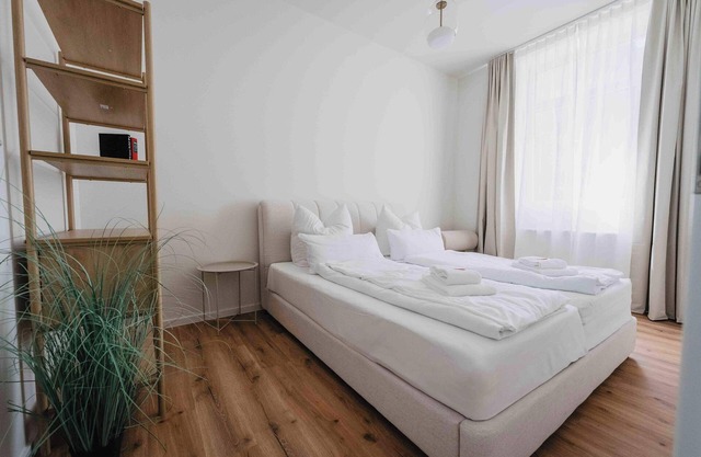 Stylish Suite in Celle - Perfect for Business Travelers with Free Parking