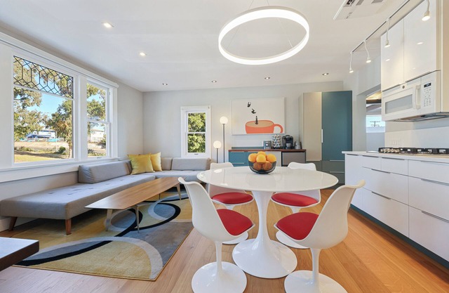 Stylish Suite Near Downtown & Convention Center