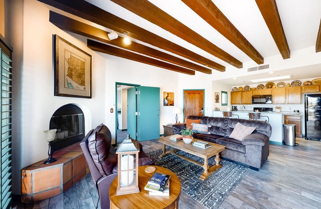Stylish Townhouse and Suite w/ Shared Pool, Golf On-Site, and City & Mtn. Views