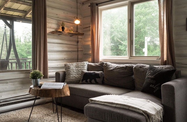 Stylish Tremblant escape -Hot tub-Fireplace-Nature