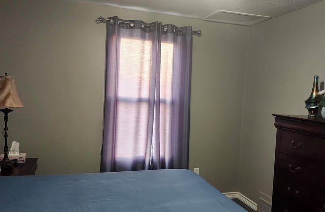 Stylish two bedroom apartment five minutes from Niagara Falls, Ontario