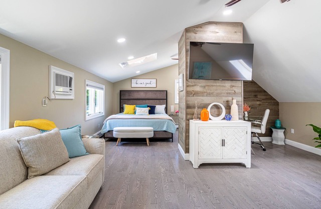 Stylish Upscale Apt w/ Snack Bar & Sunny Deck