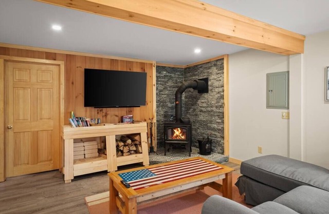 Stylish Vermont Home w/ Hot Tub!
