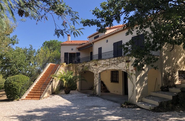 Stilvolle Villa, 13m privater Pool, ruhiger Garten, in der Nähe von Dorf Annehmlichkeiten