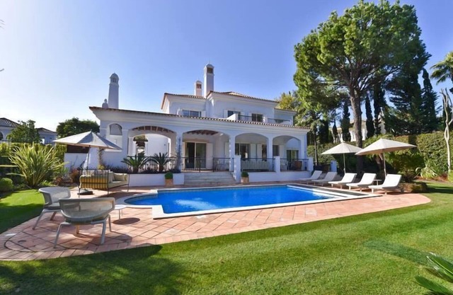 Stylish villa with Heatable Pool close to Quinta shopping A386 - Almancil, Algarve