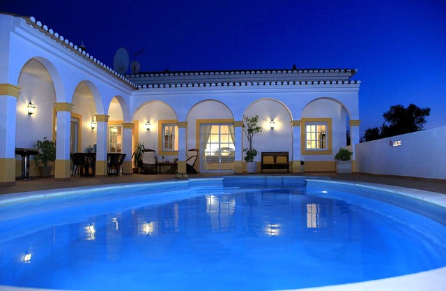 Stilvolle Villa mit privatem Pool nur 10 Gehminuten vom Dorf und Strand