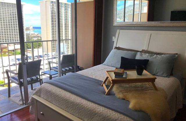 Lage, Lage, Lage! Elegantes Studio @ Marine Surf Waikiki