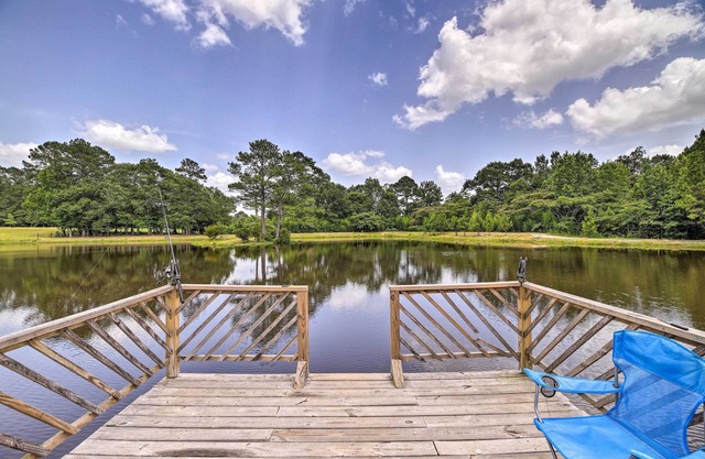 Stylish Woodville Cabin: Fishing Dock Access!