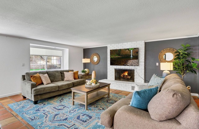 Stylist Haven/ Retreat/ near Six Flag and Universal Studio.