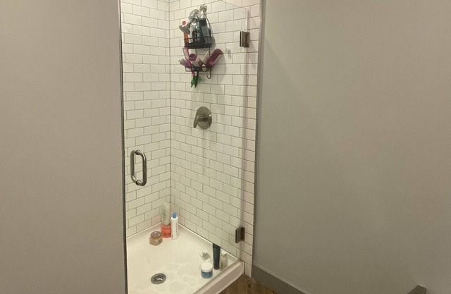Subleasing private verve room