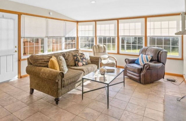 Suburban Family Friendly 4 BR!