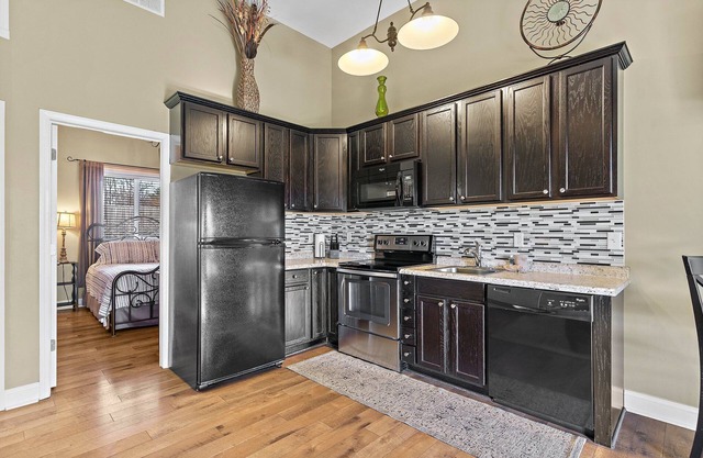 Sugar Berry at Dugan Hollow Retreats Private, charming 1-bedroom Guest House