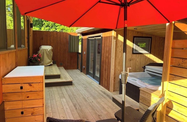Sugar Shack - 300 square feet of pure sweetness.