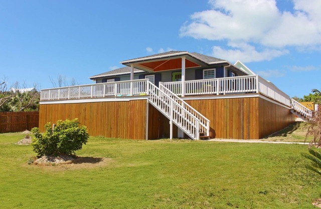 Sugarcane: 3BR, 2BA - 4 Mins from Historic Hope Town! Book Your Dream Stay Now!