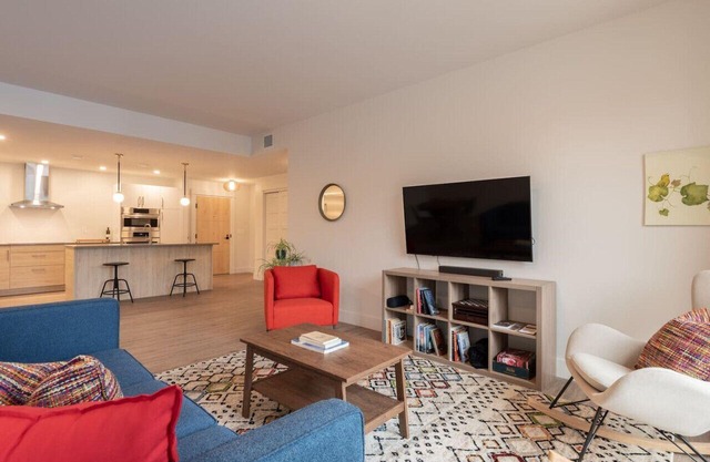Suite 203 - 470 Main