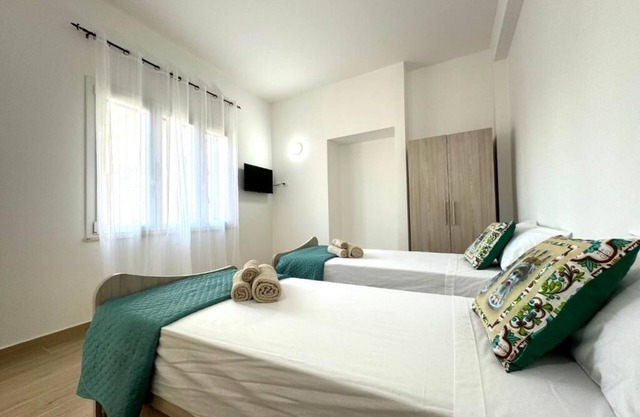 SUITE 304 CASA FERRANTE SRLS