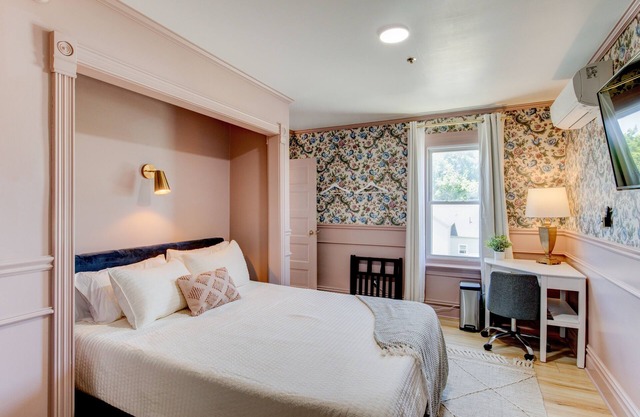 Suite 4 | Historic Art City Inn