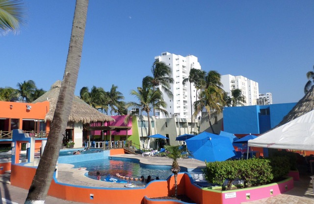 Suite 4 people Pool. FREE light breakfast‼