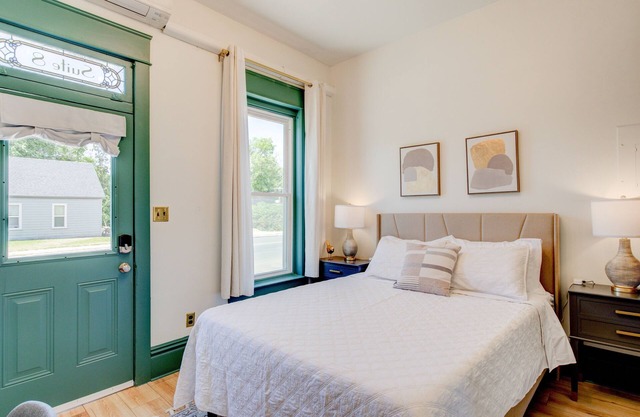 Suite 8 | Historic Art City Inn