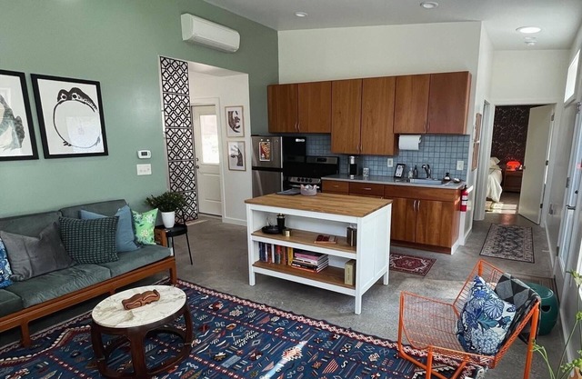 Suite at the Watertower - 10 min walk to PSU campus and Downtown State College!