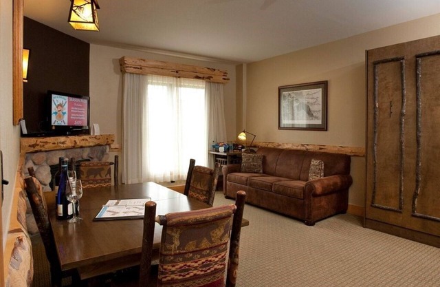 ¡Gran oferta! Suite + Balcón | ¡Piscina, jacuzzi y gimnasio, parque acuático en el lugar!
