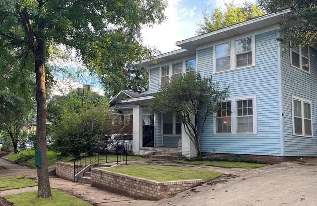 Suite Home Alabama - 0.5mi fromnBryant Denny Stadium, on historic Queen City Ave