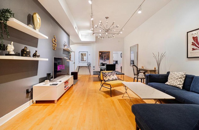 Suite La Madame - Designer Downtown Nest