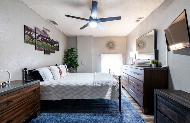 Suite near downtown Louisville, KY · Suite XII