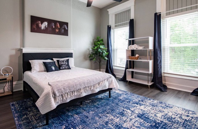 Suite near downtown Louisville, KY · Suite V