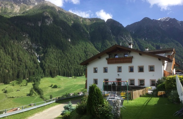Grosse Ferienwohnung mit fantatischem Blick auf den Wasserfall Flim