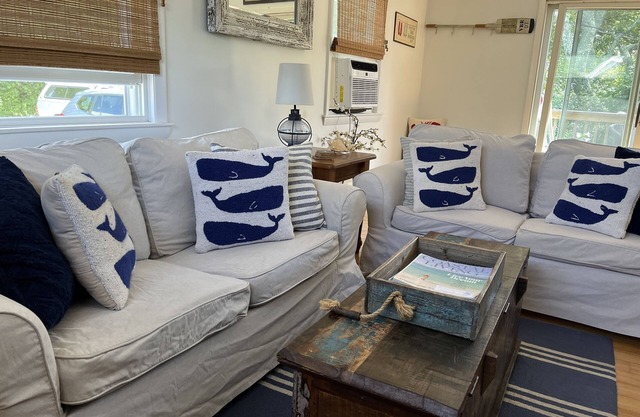 SOMMER / HERBST 2019 - Aktualisiertes Strandhaus mit 2 Schlafzimmern in Snug Harbor / East Matunuck