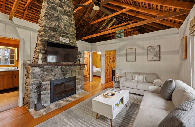Summer Cottage at The Lake!