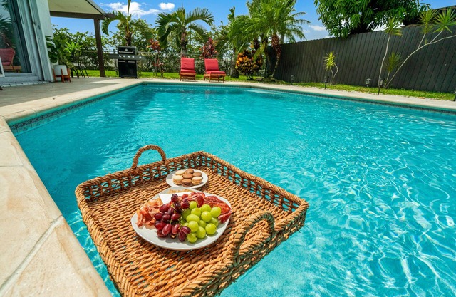 Summer Discounts- Family Friendly Home-Private Pool, Hot Tub, Grill, Beach, Golf