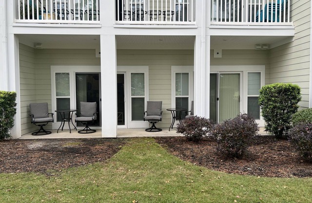 Summer discounts! First floor! Newly renovated! Short drive to the beach
