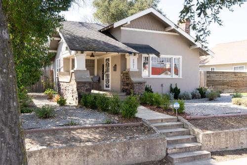 Summer Escape Firepit EV Charger Walkable