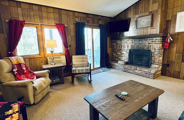 Summer Hangout I Alpen Villas at Powderhorn Mountain