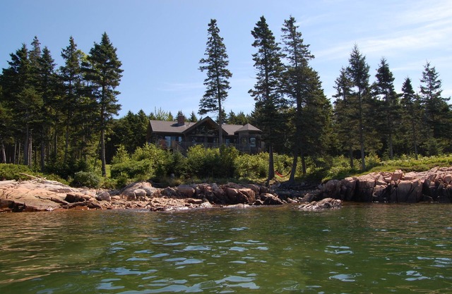 Summer Harbor Waterfront Home mit 580 Fuß Küste